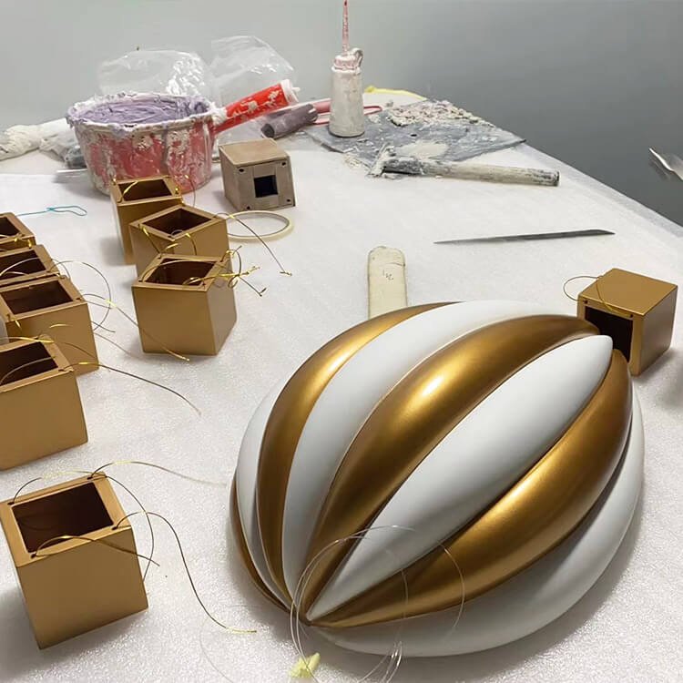 Custom hot air balloon display for hanging