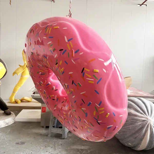 Giant food sculpture display for store design
